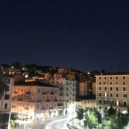A 2 Passi Dal Treno La Spezia